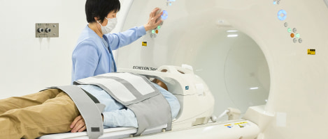 福岡市早良区脳神経外科 クリニック高木のMRI検査の様子